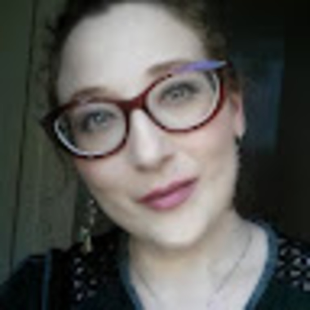Meet your Posher, Yvette